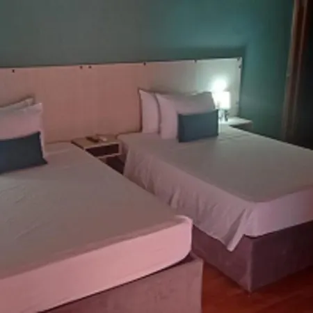 Pensión In Guest - Ca-5 Gethsemane With Breakfast Included And Wifi *